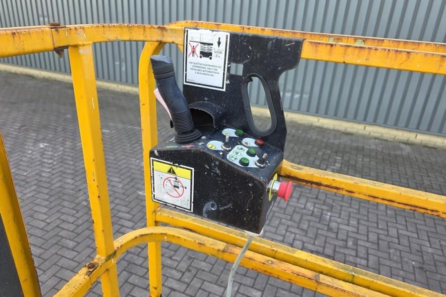 Haulotte Compact 10 As-Is, Electric, 10m Working Height, 45 - Plataforma de tijeras: foto 4 Haulotte Compact 10 As-Is, Electric, 10m Working Height, 45 - Plataforma de tijeras: foto 4