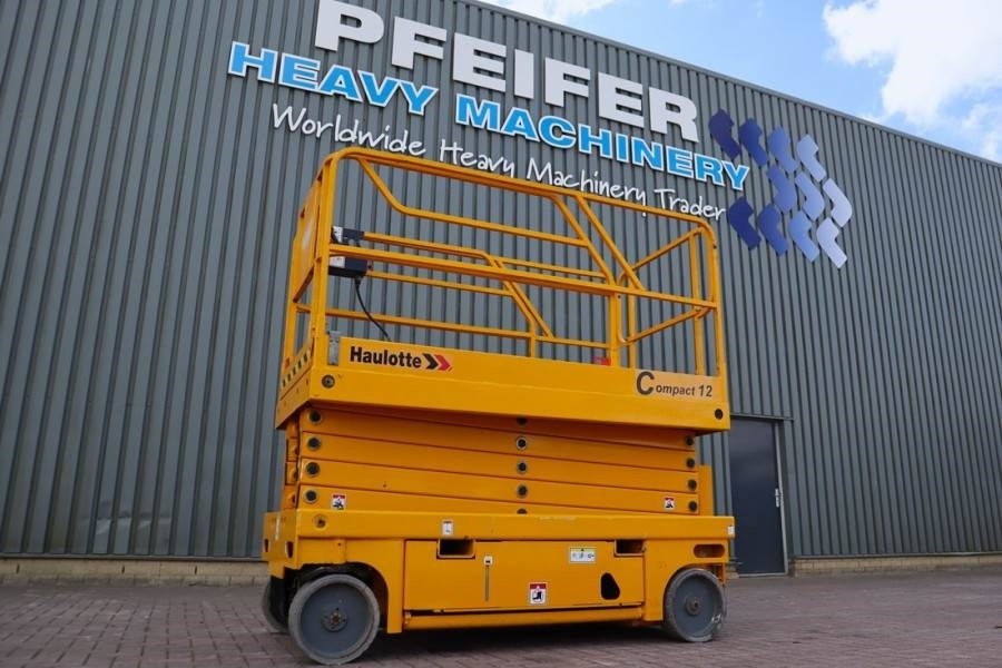 Haulotte Compact 12 Electric, 12m Working Height, 300kg Cap  - Plataforma de tijeras: foto 1 Haulotte Compact 12 Electric, 12m Working Height, 300kg Cap  - Plataforma de tijeras: foto 1
