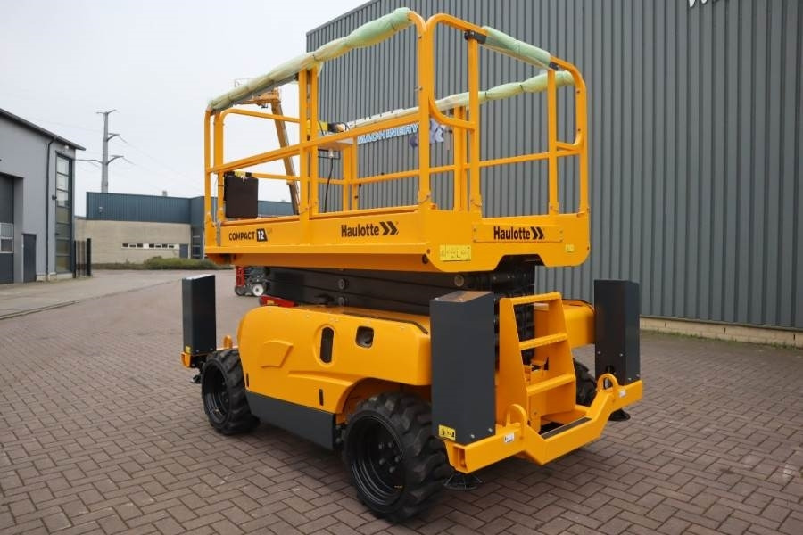 Haulotte Compact 12DX Valid Inspection, *Guarantee! Diesel, - Plataforma de tijeras: foto 5 Haulotte Compact 12DX Valid Inspection, *Guarantee! Diesel, - Plataforma de tijeras: foto 5