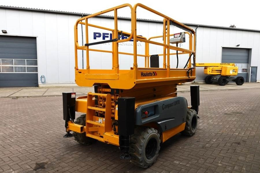 Haulotte Compact 12RTE Electric, 12m Working Height, 450kg  - Plataforma de tijeras: foto 2 Haulotte Compact 12RTE Electric, 12m Working Height, 450kg  - Plataforma de tijeras: foto 2