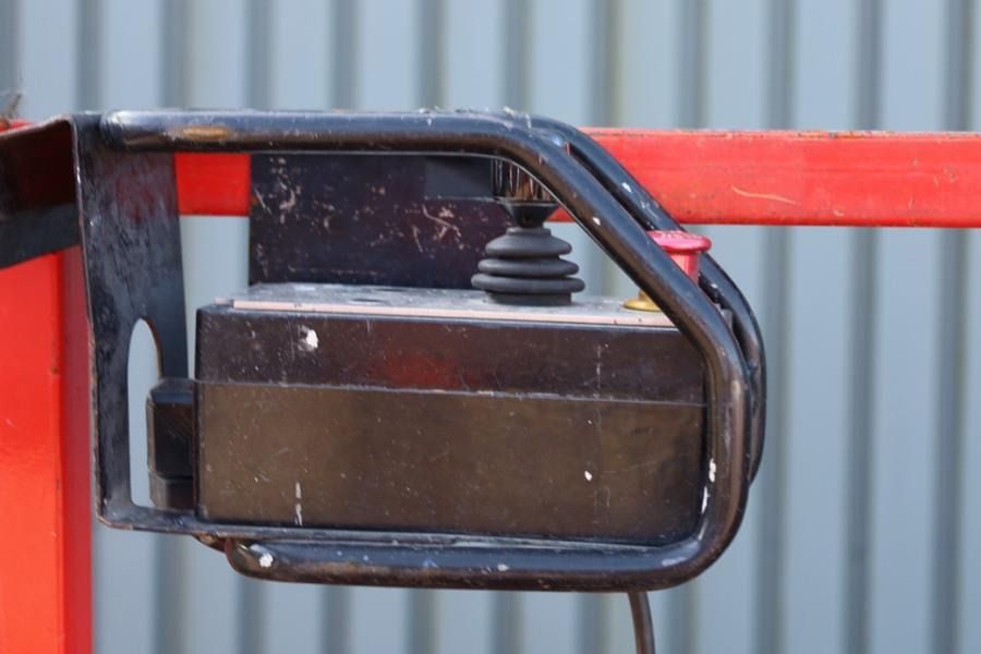 Holland Lift Ecostar HL-11816 Electric, 14m Working Height, 30 - Plataforma de tijeras: foto 4 Holland Lift Ecostar HL-11816 Electric, 14m Working Height, 30 - Plataforma de tijeras: foto 4