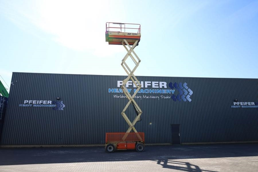 JLG 3369LE Electric, 12m Working Height, 450kg Capacit - Plataforma de tijeras: foto 3 JLG 3369LE Electric, 12m Working Height, 450kg Capacit - Plataforma de tijeras: foto 3