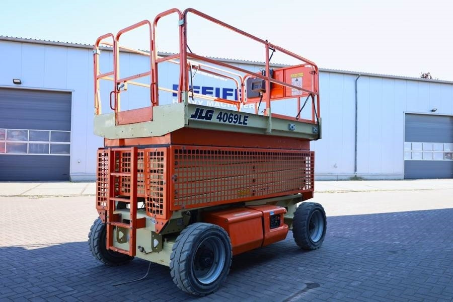 JLG 4069LE Electric, 14.2m Working Height, 360kg Capac - Plataforma de tijeras: foto 2 JLG 4069LE Electric, 14.2m Working Height, 360kg Capac - Plataforma de tijeras: foto 2