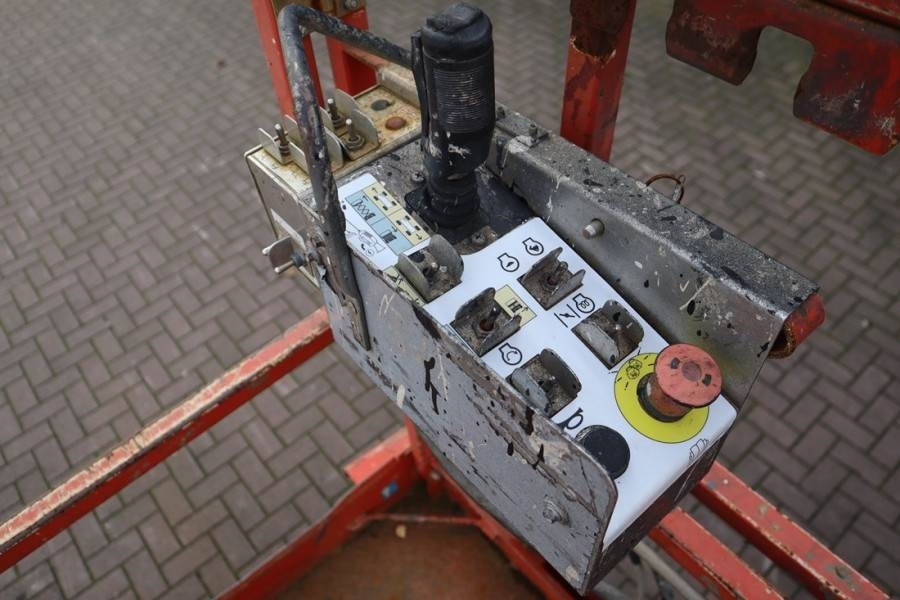 SkyJack SJ6826 Diesel, 4x4 Drive, 10m Working Height, 567k - Plataforma de tijeras: foto 5 SkyJack SJ6826 Diesel, 4x4 Drive, 10m Working Height, 567k - Plataforma de tijeras: foto 5