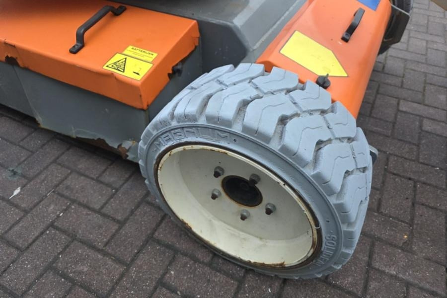 Plataforma articulada Snorkel A38E As-Is, Electric, 13.5m Working Height, 6.1m R: foto 15 Plataforma articulada Snorkel A38E As-Is, Electric, 13.5m Working Height, 6.1m R: foto 15