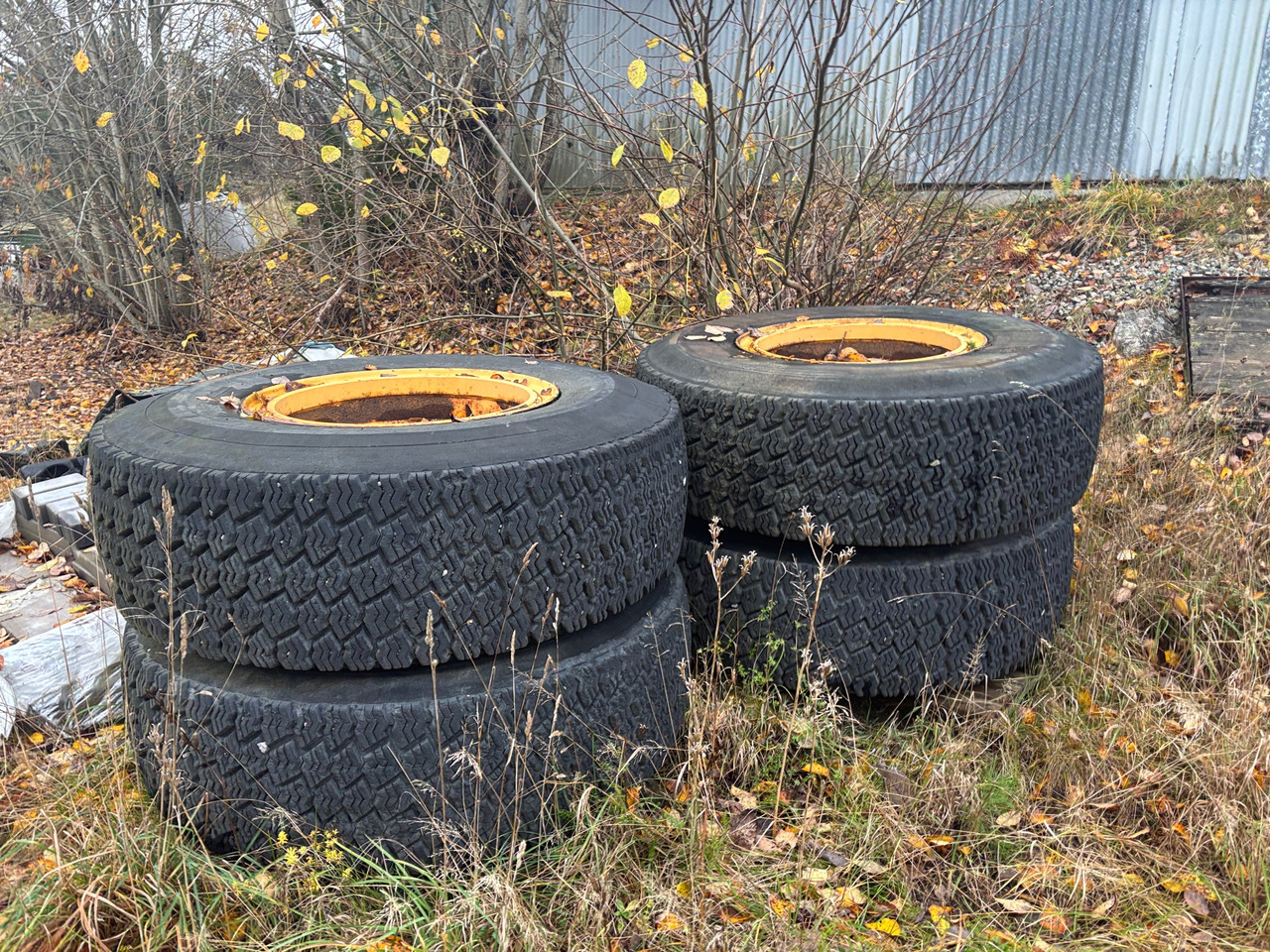 Bridgestone 17,5/R 25 - Neumático para Maquinaria de construcción: foto 1 Bridgestone 17,5/R 25 - Neumático para Maquinaria de construcción: foto 1