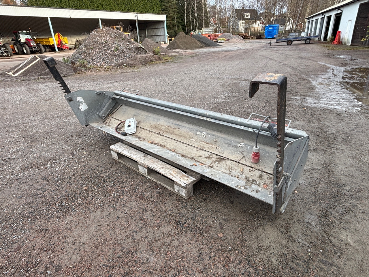 Contrano F-S - Esparcidor de sal: foto 1 Contrano F-S - Esparcidor de sal: foto 1