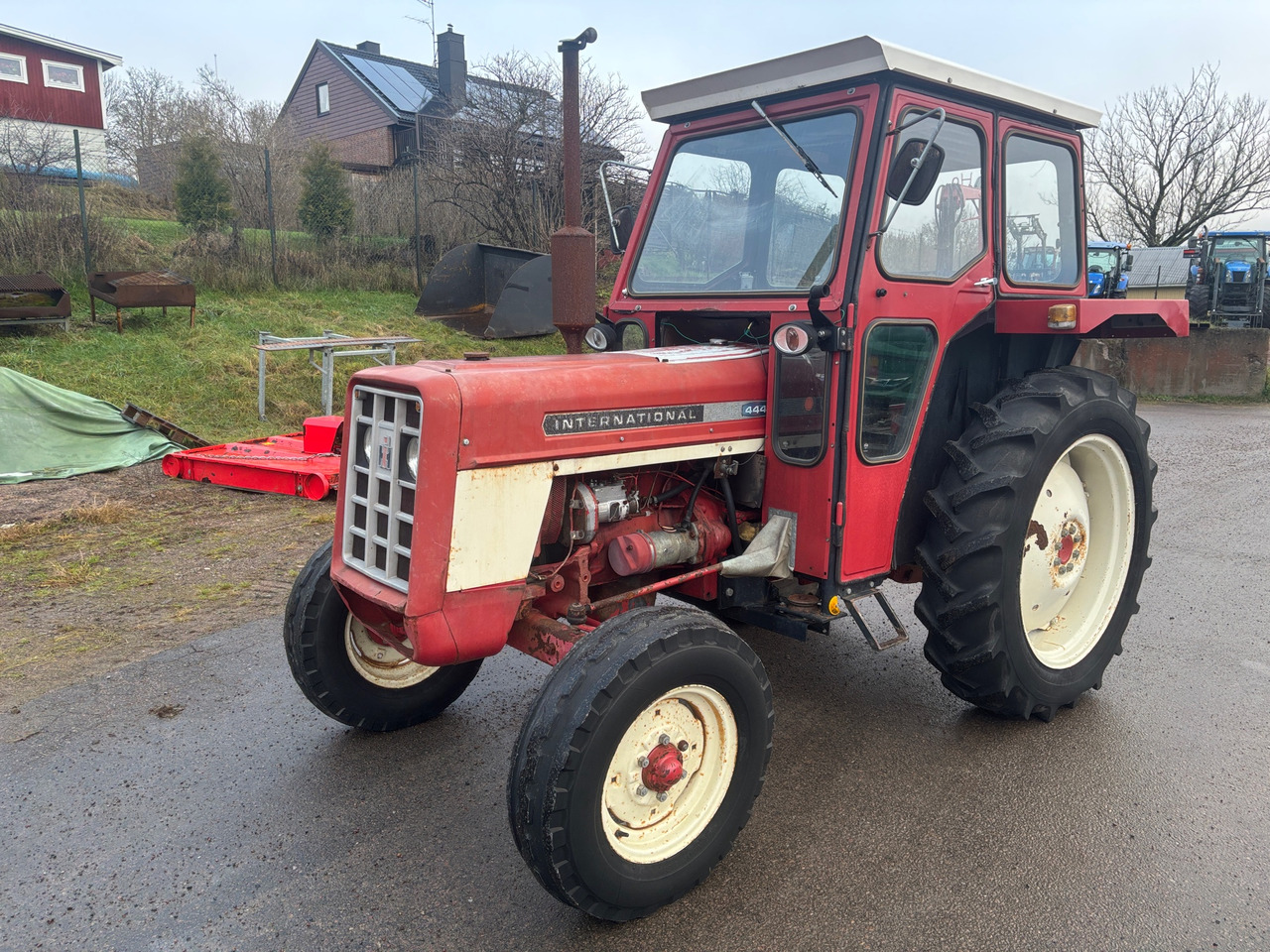 International 444 - Tractor: foto 1 International 444 - Tractor: foto 1