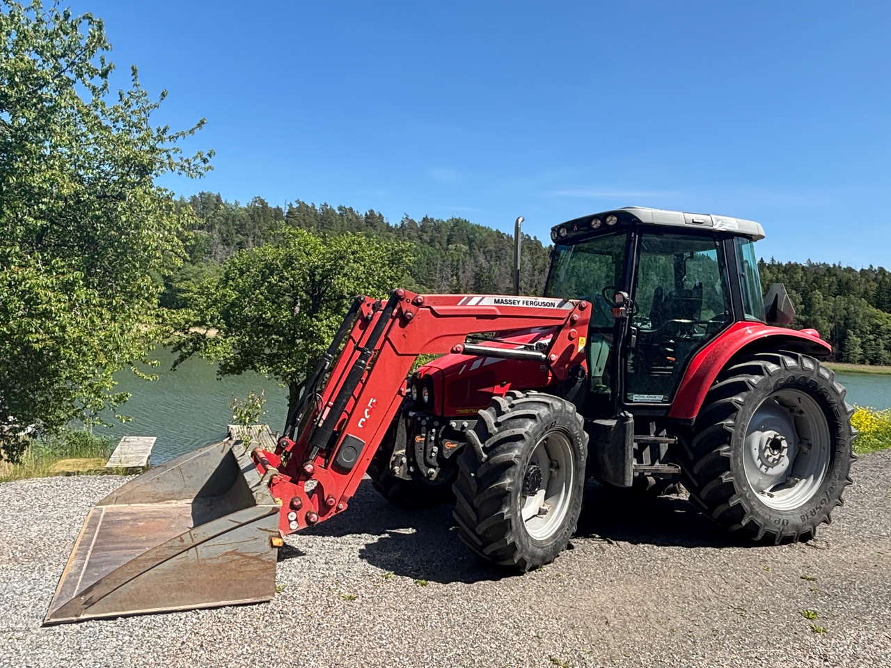 Massey Ferguson 5455 - Tractor: foto 1 Massey Ferguson 5455 - Tractor: foto 1