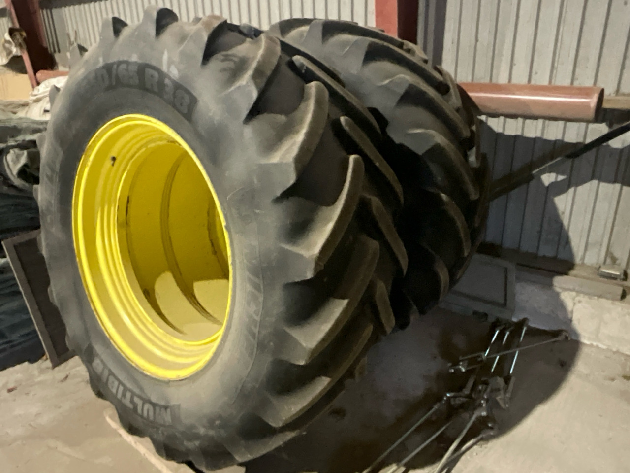 Michelin Multirib 650/65 R38 - Neumático para Maquinaria agrícola: foto 1 Michelin Multirib 650/65 R38 - Neumático para Maquinaria agrícola: foto 1