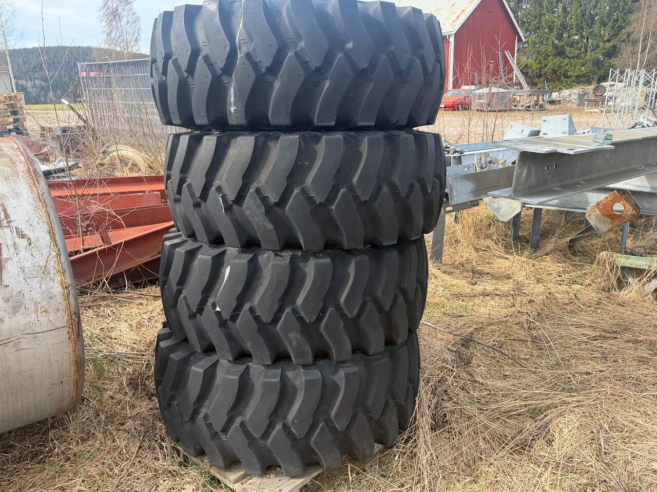 Mitas MPT-04 - Neumático para Maquinaria de construcción: foto 1 Mitas MPT-04 - Neumático para Maquinaria de construcción: foto 1