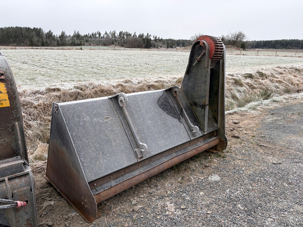 Redakaparnsa SS. 2,1 mek - Esparcidor de sal: foto 1 Redakaparnsa SS. 2,1 mek - Esparcidor de sal: foto 1