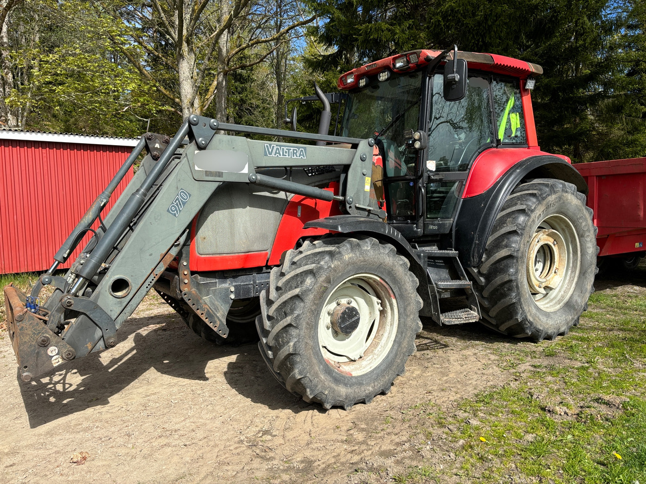 Valtra M120e - Tractor: foto 1 Valtra M120e - Tractor: foto 1