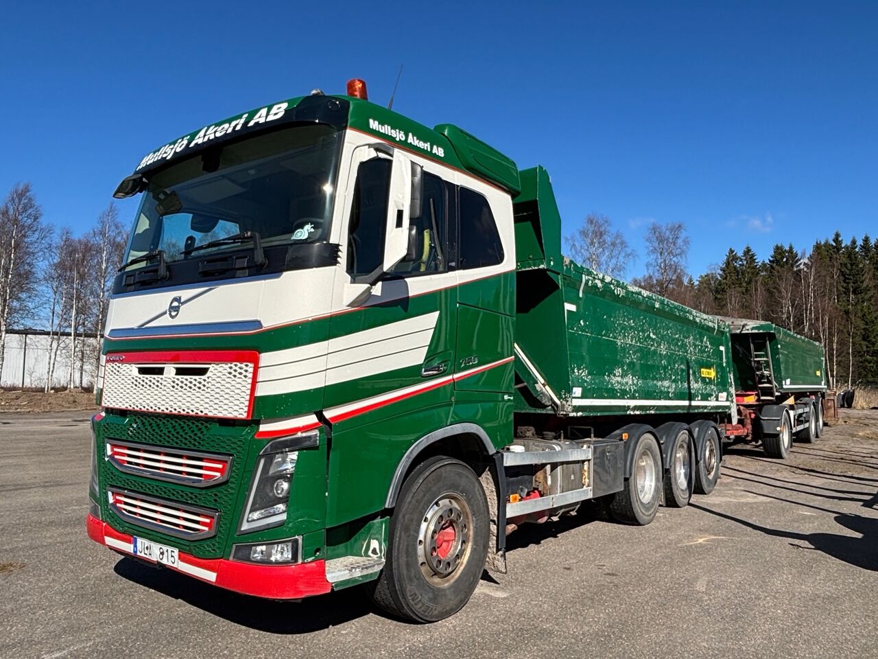 Volvo FH16 8*4 - Volquete camión: foto 1 Volvo FH16 8*4 - Volquete camión: foto 1