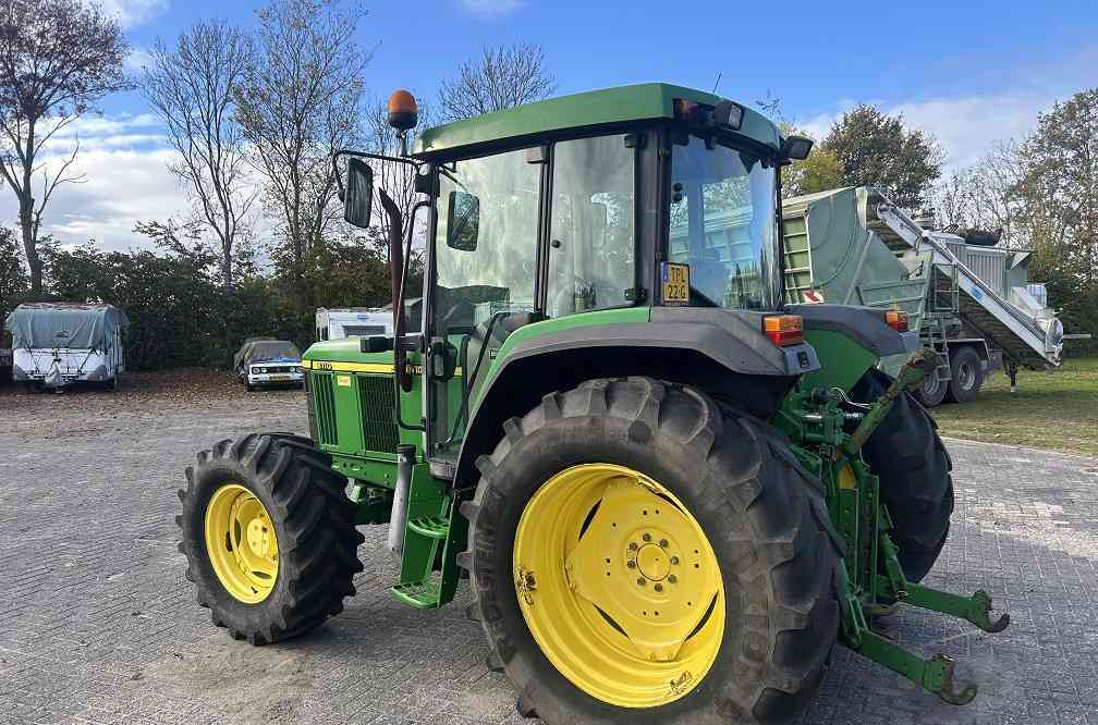 John Deere 6110 - Tractor: foto 2 John Deere 6110 - Tractor: foto 2