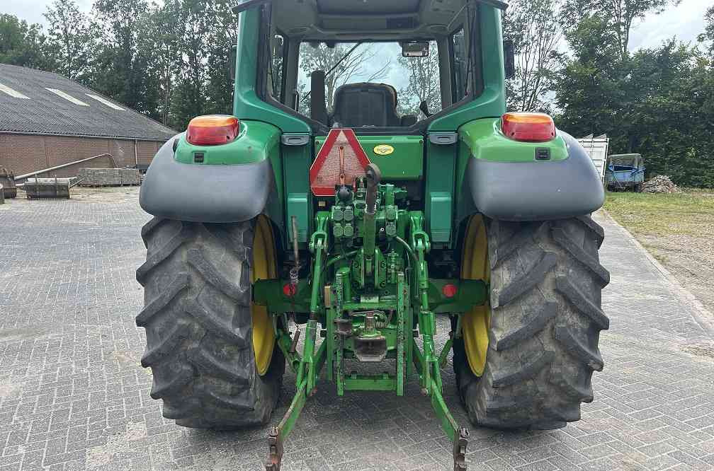 John Deere 6220 premium - Tractor: foto 3 John Deere 6220 premium - Tractor: foto 3