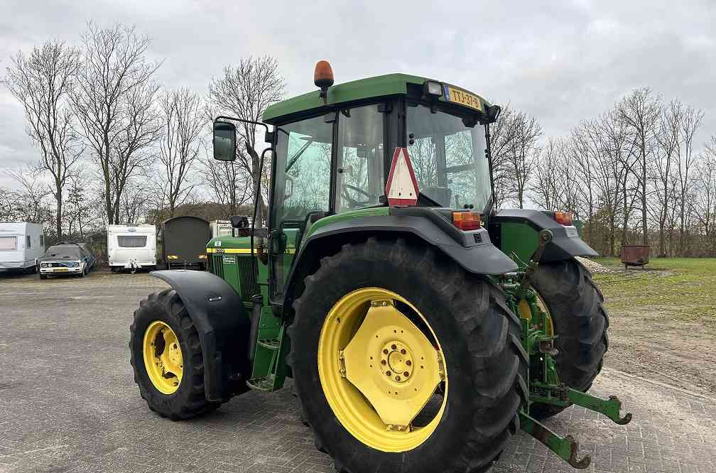 John Deere 6310, fronthef + pto - Tractor: foto 2 John Deere 6310, fronthef + pto - Tractor: foto 2
