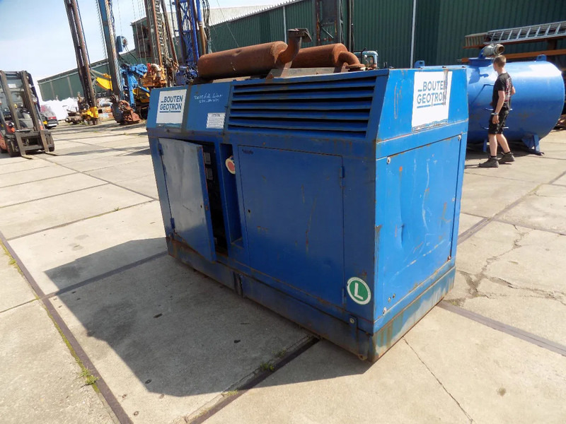 Bredenoord Bredenoord BRDE 60 KVA deutz F6L 913 - Generador industriale: foto 3 Bredenoord Bredenoord BRDE 60 KVA deutz F6L 913 - Generador industriale: foto 3