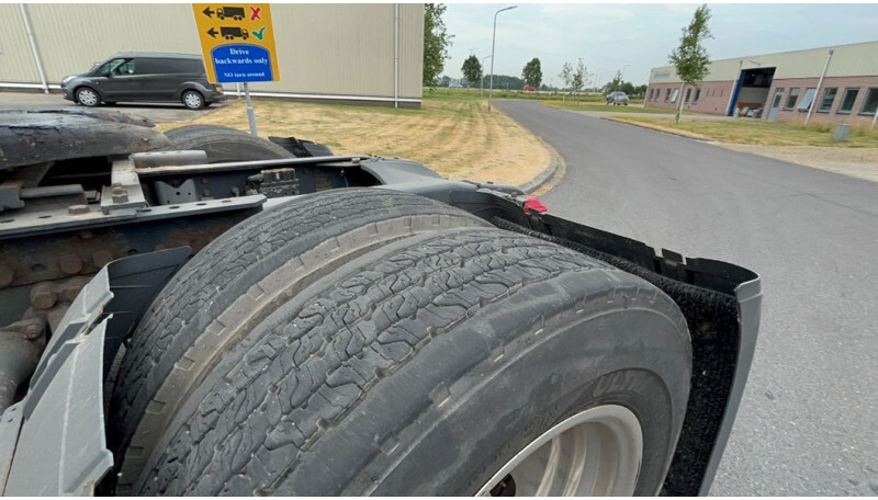 Leasing financiero de Scania R560 V8 Scania R560 V8 Manual 6x2 Boogie lift leasing Scania R560 V8 Scania R560 V8 Manual 6x2 Boogie lift: foto 8