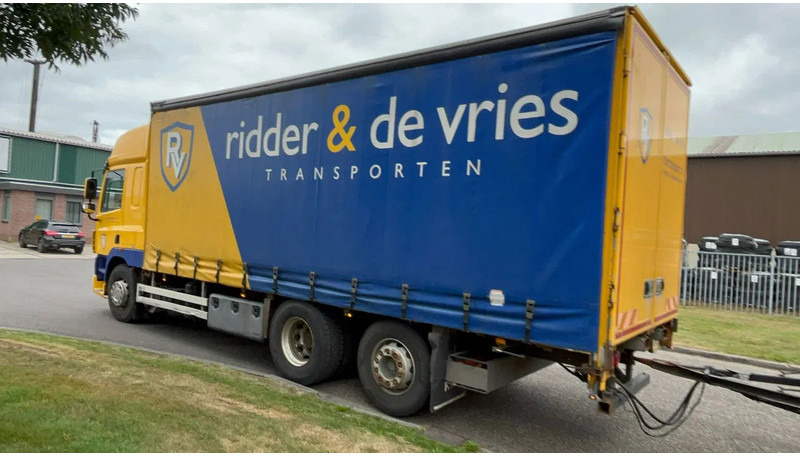 DAF CF 85.410 Schuifzijlen wagen 6x2 Daf CF85 - Camión caja cerrada: foto 4 DAF CF 85.410 Schuifzijlen wagen 6x2 Daf CF85 - Camión caja cerrada: foto 4