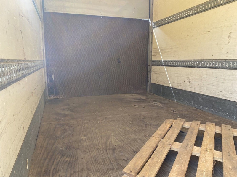 Camión caja cerrada DAF LF 180 DAF LF 170/180 AE45BF: foto 8 Camión caja cerrada DAF LF 180 DAF LF 170/180 AE45BF: foto 8