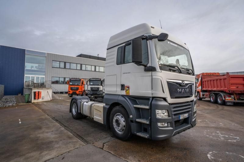 MAN TGX 18.420 XLX BLS - Cabeza tractora: foto 2 MAN TGX 18.420 XLX BLS - Cabeza tractora: foto 2