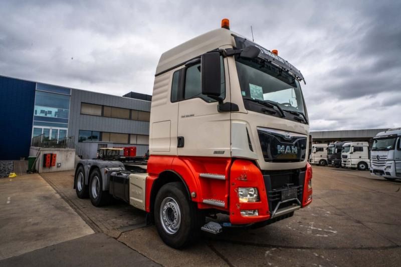 MAN TGX 33.560 XLX BLS+BIG AXLES+INTARDER - Cabeza tractora: foto 2 MAN TGX 33.560 XLX BLS+BIG AXLES+INTARDER - Cabeza tractora: foto 2
