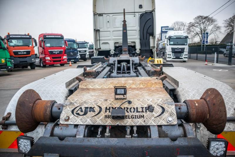 DAF XF 105.460 - AJK + intarder - Multibasculante camión: foto 5 DAF XF 105.460 - AJK + intarder - Multibasculante camión: foto 5