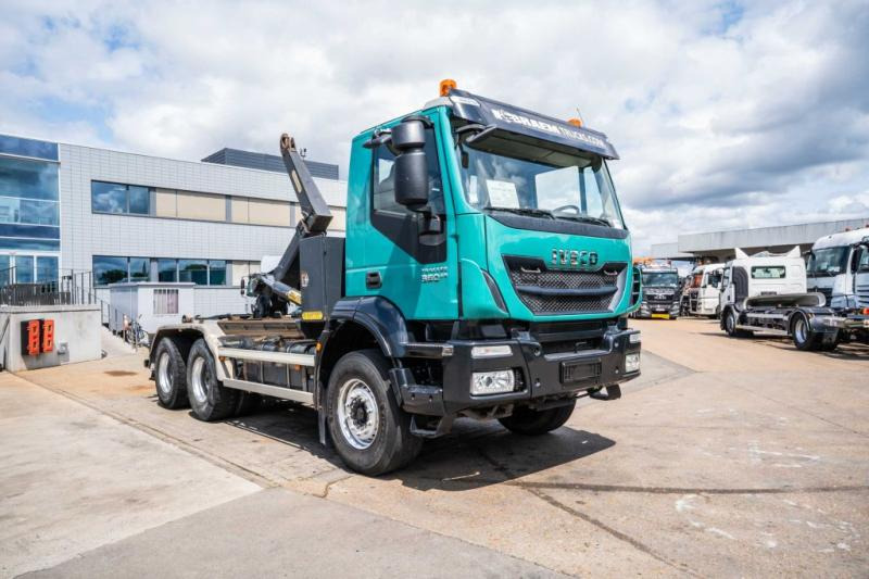 Iveco TRAKKER 360-6x4-PALFINGER - Multibasculante camión: foto 2 Iveco TRAKKER 360-6x4-PALFINGER - Multibasculante camión: foto 2