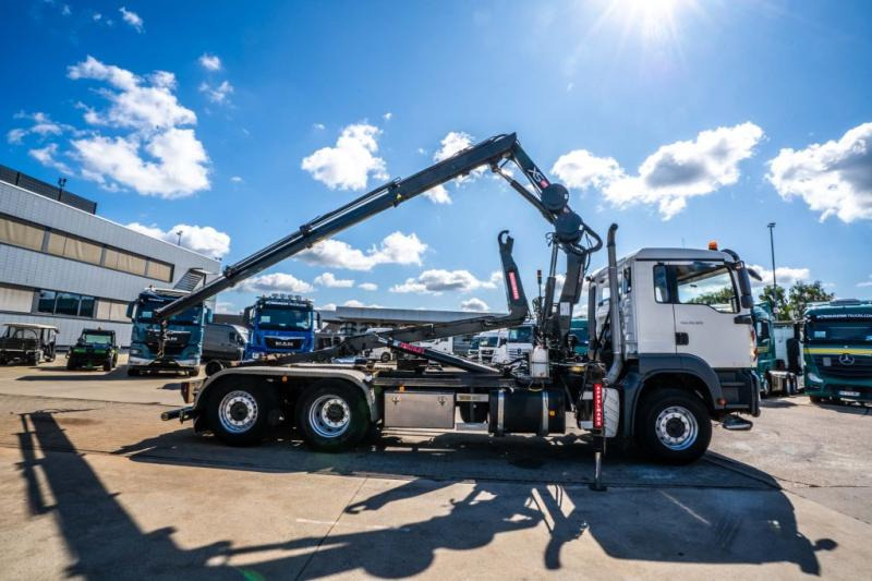 MAN TGA 26.320 BL -6X2-4+HIAB 122 E3 HIDUO - Multibasculante camión, Camión grúa: foto 3 MAN TGA 26.320 BL -6X2-4+HIAB 122 E3 HIDUO - Multibasculante camión, Camión grúa: foto 3