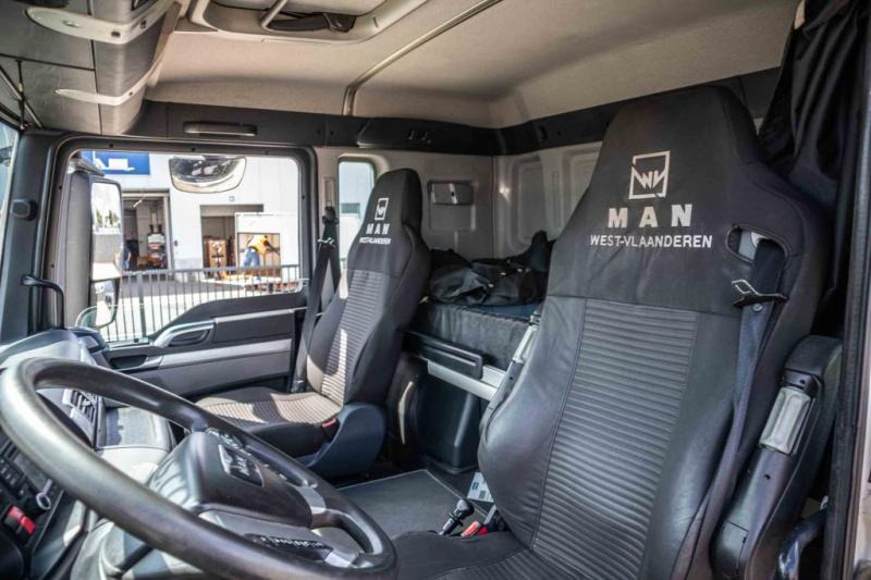 Foto del interior 2: Frigorífico camión MAN TGS 18.320 BL -CARRIER 850-Vlees/Meat/Viande/Fleisch