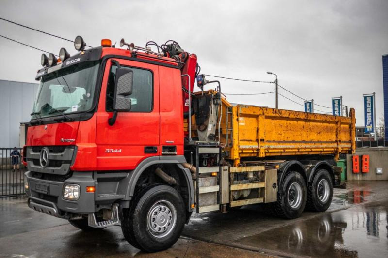 Mercedes ACTROS 3344 AK - HMF1643 Z2 - Volquete camión, Camión grúa: foto 1 Mercedes ACTROS 3344 AK - HMF1643 Z2 - Volquete camión, Camión grúa: foto 1