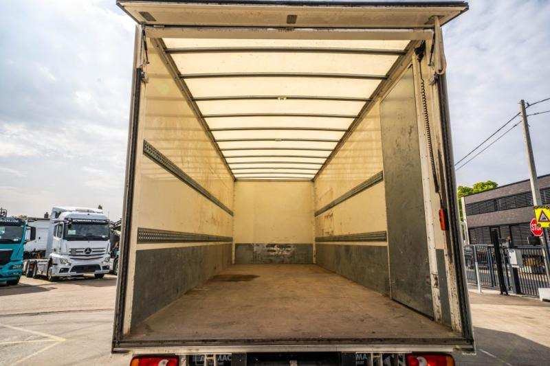 Leasing financiero de Renault D250 16T.- 36000 KM +DHOLLANDIA 2T. leasing Renault D250 16T.- 36000 KM +DHOLLANDIA 2T.: foto 7