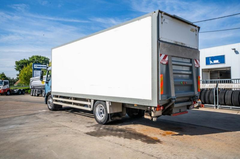 Volvo FL 240 (18t) + DHOLLANDIA 1.5T - Camión caja cerrada: foto 3 Volvo FL 240 (18t) + DHOLLANDIA 1.5T - Camión caja cerrada: foto 3