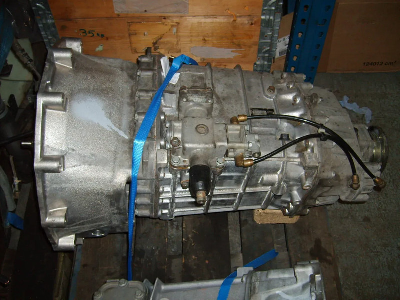 Iveco 2895B922B08 / 8871022/2993112/500080142 - Caja de cambios: foto 1 Iveco 2895B922B08 / 8871022/2993112/500080142 - Caja de cambios: foto 1