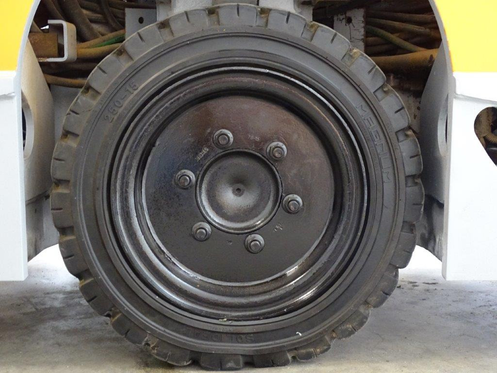 Hubtex DQ45-G - TRIPLEX - Carretilla de 4 vías: foto 2 Hubtex DQ45-G - TRIPLEX - Carretilla de 4 vías: foto 2