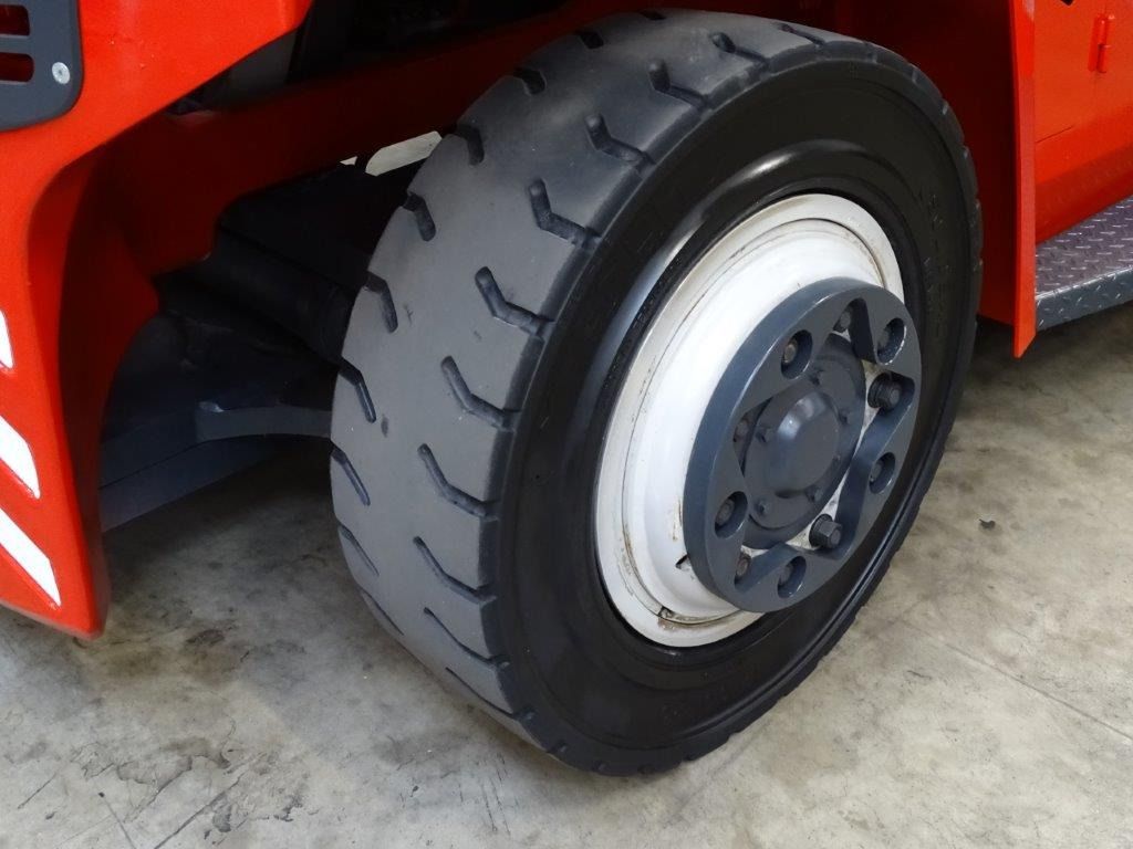 Kalmar DCE120-6 - Carretilla elevadora diésel: foto 2 Kalmar DCE120-6 - Carretilla elevadora diésel: foto 2