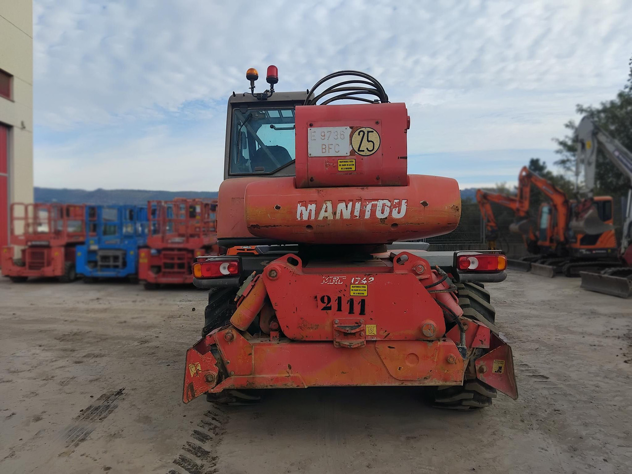 Manipulador telescópico MANITOU MRT1742: foto 6