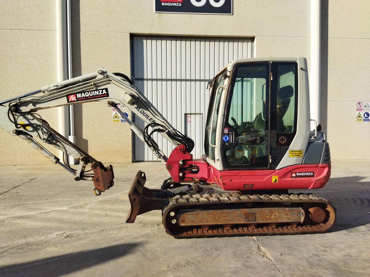 TAKEUCHI TB250 - Miniexcavadora: foto 1 TAKEUCHI TB250 - Miniexcavadora: foto 1