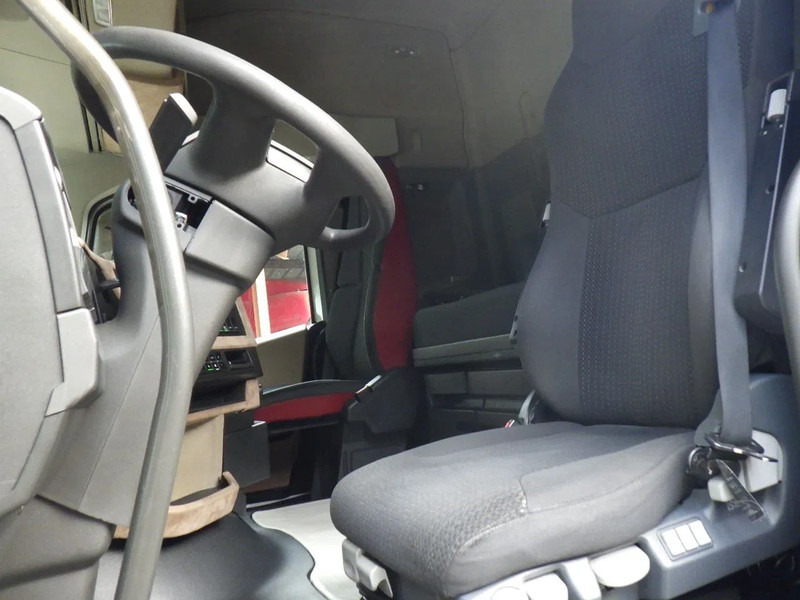 Volvo FH 13.420 Wielbasis 400 cm / 9 T vooras / Alcoa / Sper / GVW 20500 KG - Cabeza tractora: foto 5 Volvo FH 13.420 Wielbasis 400 cm / 9 T vooras / Alcoa / Sper / GVW 20500 KG - Cabeza tractora: foto 5