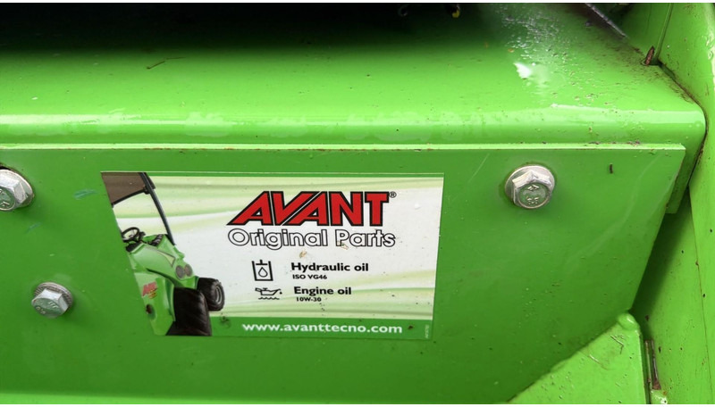 Minicargadora de cadenas Avant 745 TDL (BELGIAN MACHINE / TOP CONDITION / 4X4 OPTIDRIVE / INCL ATTACHMENTS): foto 18 Minicargadora de cadenas Avant 745 TDL (BELGIAN MACHINE / TOP CONDITION / 4X4 OPTIDRIVE / INCL ATTACHMENTS): foto 18