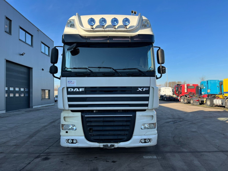DAF 105 XF 460 Super Space Cab (MANUAL GEARBOX / BOITE MANUELLE) - Cabeza tractora: foto 2 DAF 105 XF 460 Super Space Cab (MANUAL GEARBOX / BOITE MANUELLE) - Cabeza tractora: foto 2
