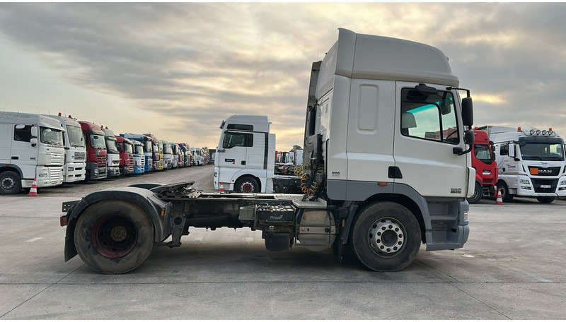 DAF 85 CF 410 (BOITE MANUELLE / MANUAL GEARBOX / GOOD CONDITION / BONNE ETAT) - Cabeza tractora: foto 4 DAF 85 CF 410 (BOITE MANUELLE / MANUAL GEARBOX / GOOD CONDITION / BONNE ETAT) - Cabeza tractora: foto 4