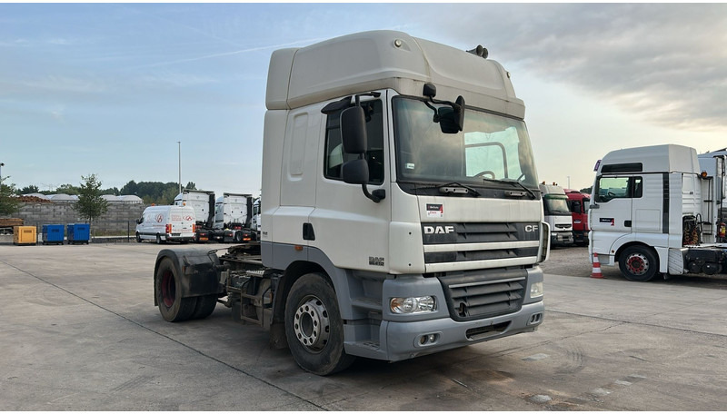 DAF 85 CF 410 (BOITE MANUELLE / MANUAL GEARBOX / GOOD CONDITION / BONNE ETAT) - Cabeza tractora: foto 3 DAF 85 CF 410 (BOITE MANUELLE / MANUAL GEARBOX / GOOD CONDITION / BONNE ETAT) - Cabeza tractora: foto 3