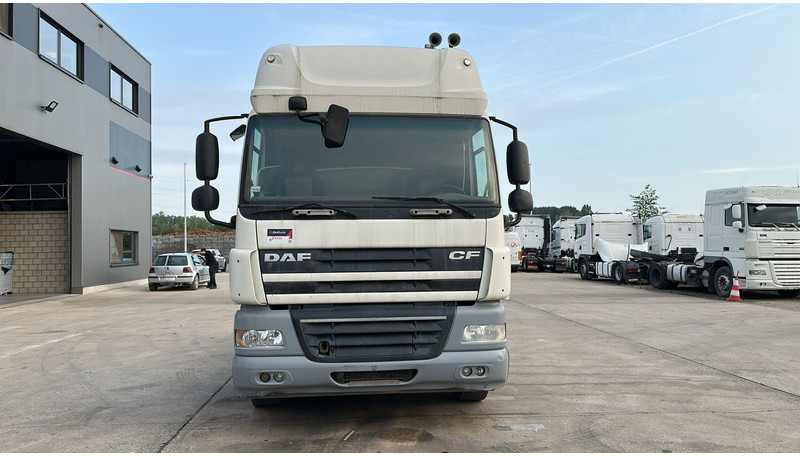 DAF 85 CF 410 (BOITE MANUELLE / MANUAL GEARBOX / GOOD CONDITION / BONNE ETAT) - Cabeza tractora: foto 2 DAF 85 CF 410 (BOITE MANUELLE / MANUAL GEARBOX / GOOD CONDITION / BONNE ETAT) - Cabeza tractora: foto 2