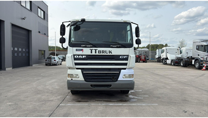 DAF 85 CF 410 (LOW CABIN / PETIT CABINE / TRES PROPRE / CLEAN CONDITION) - Cabeza tractora: foto 2 DAF 85 CF 410 (LOW CABIN / PETIT CABINE / TRES PROPRE / CLEAN CONDITION) - Cabeza tractora: foto 2