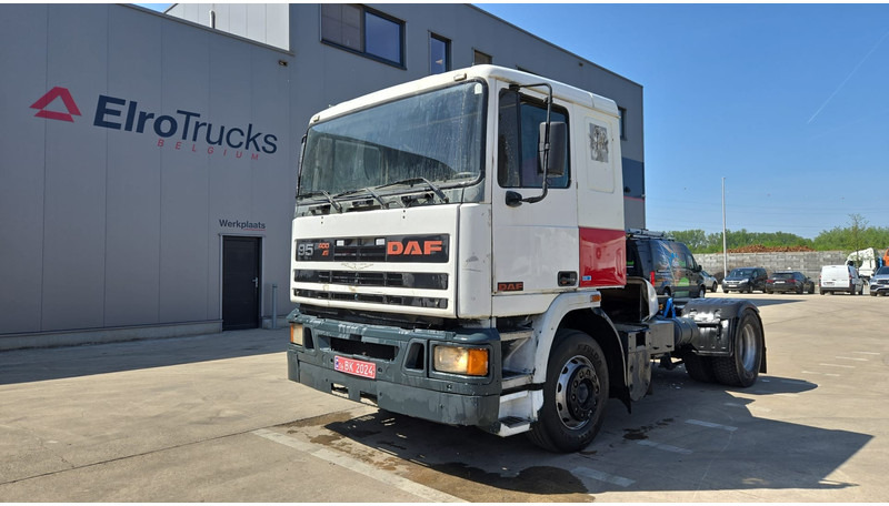 DAF 95 ATI 400 (EURO 2 / MANUAL PUMP / MANUAL GEARBOX / POMPE MANUELLE) - Cabeza tractora: foto 1 DAF 95 ATI 400 (EURO 2 / MANUAL PUMP / MANUAL GEARBOX / POMPE MANUELLE) - Cabeza tractora: foto 1