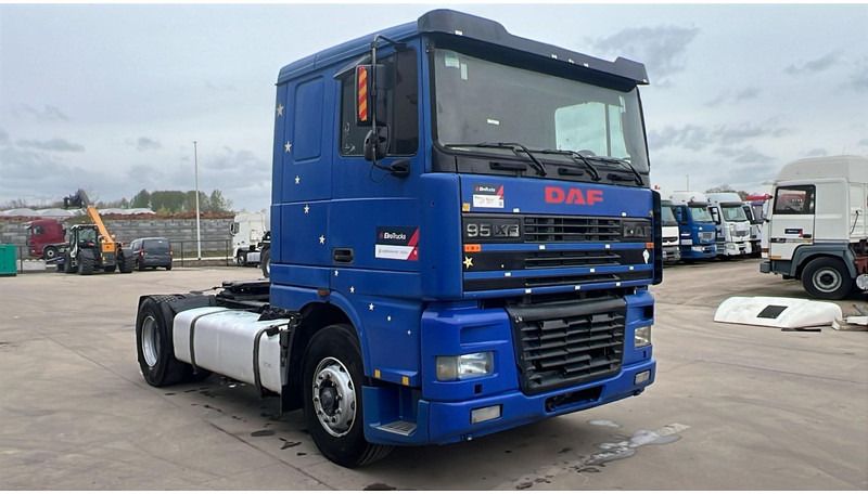 DAF XF 95.430 (MANUAL PUMP / POMPE MANUELLE / BOITE MANUELLE / MANUAL GEARBOX / EURO 2) - Cabeza tractora: foto 2 DAF XF 95.430 (MANUAL PUMP / POMPE MANUELLE / BOITE MANUELLE / MANUAL GEARBOX / EURO 2) - Cabeza tractora: foto 2