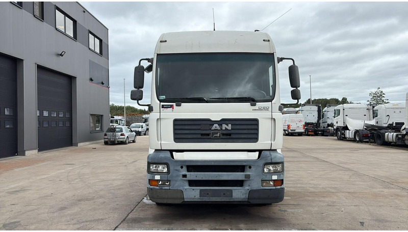 MAN TGA 18.430 (PTO / POMPE HYDRAULIQUE / MANUAL GEARBOX / BOITE MANUELLE / HYDRAULIC PUMP) - Cabeza tractora: foto 4 MAN TGA 18.430 (PTO / POMPE HYDRAULIQUE / MANUAL GEARBOX / BOITE MANUELLE / HYDRAULIC PUMP) - Cabeza tractora: foto 4