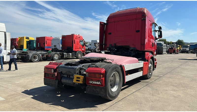 Scania R 420 (BOITE MANUELLE / MANUAL GEARBOX / PDE / RETARDER) - Cabeza tractora: foto 4 Scania R 420 (BOITE MANUELLE / MANUAL GEARBOX / PDE / RETARDER) - Cabeza tractora: foto 4